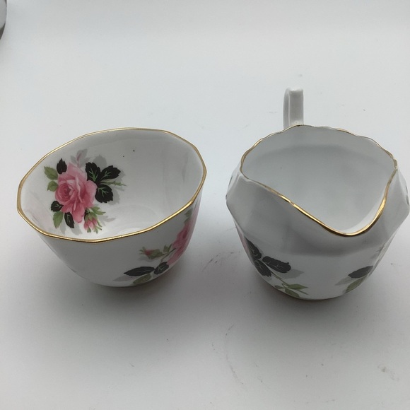 Vintage Clarence England Bone China Roses Creamer and Sugar - Picture 4 of 8